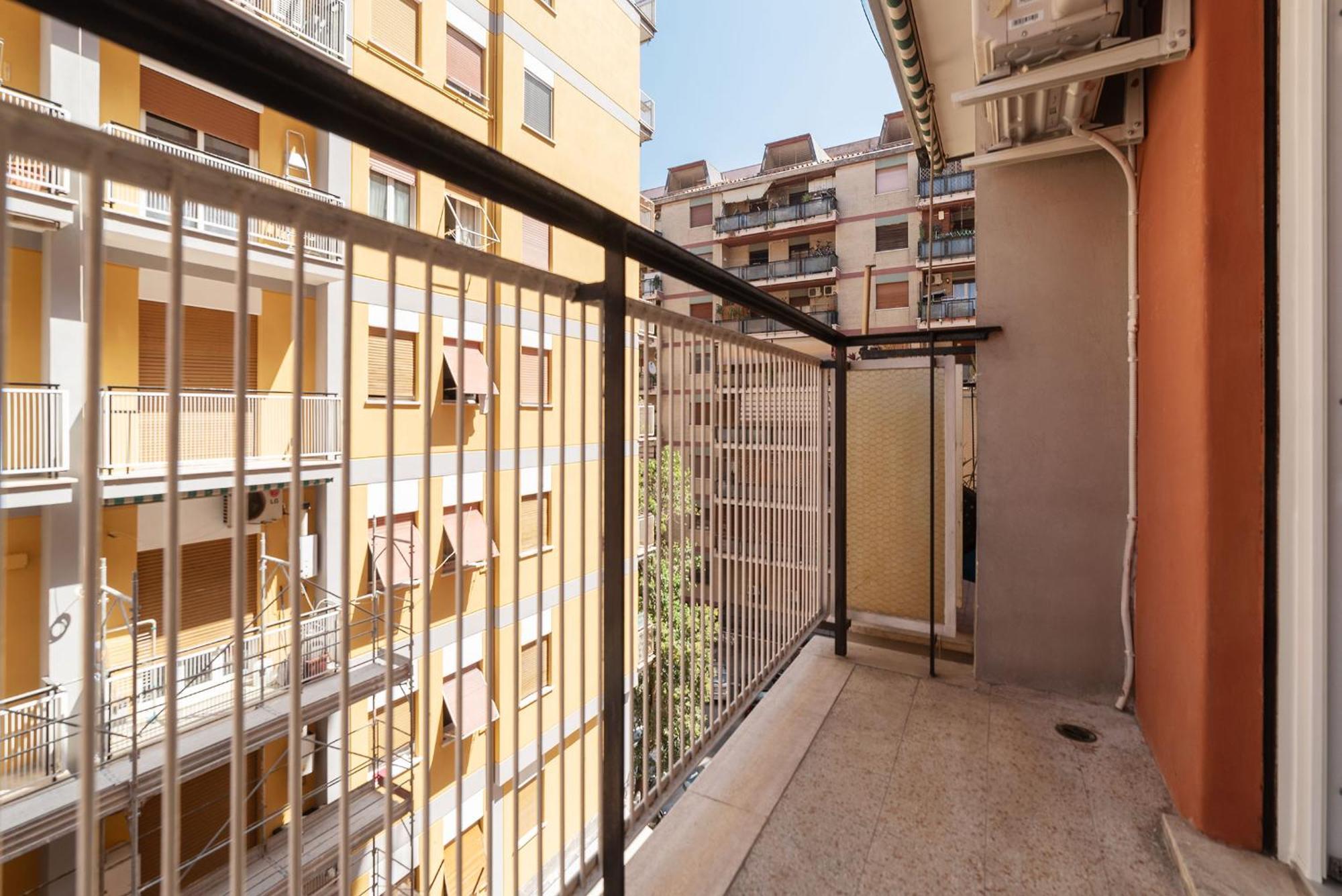 דירות רומא Joivy Delightful 3-Bed Flat With Balcony מראה חיצוני תמונה